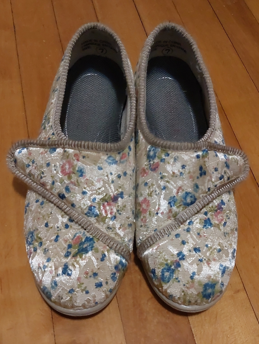 💚3/$30 Vintage Tender Tootsies Pure Comfort Floral Tapestry Slippers 7